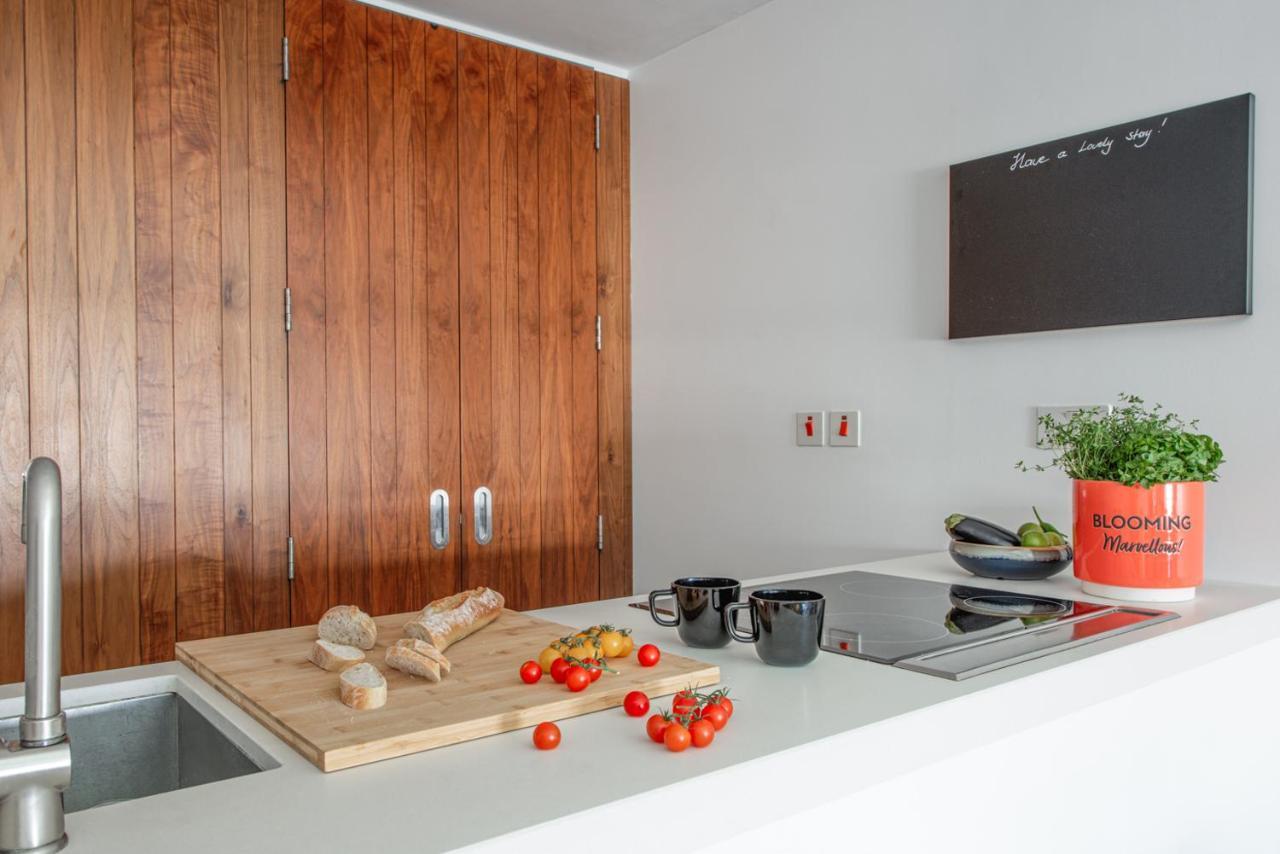 Rwy Suite48 Luxury Suite With Optional Parking Плимът Екстериор снимка
